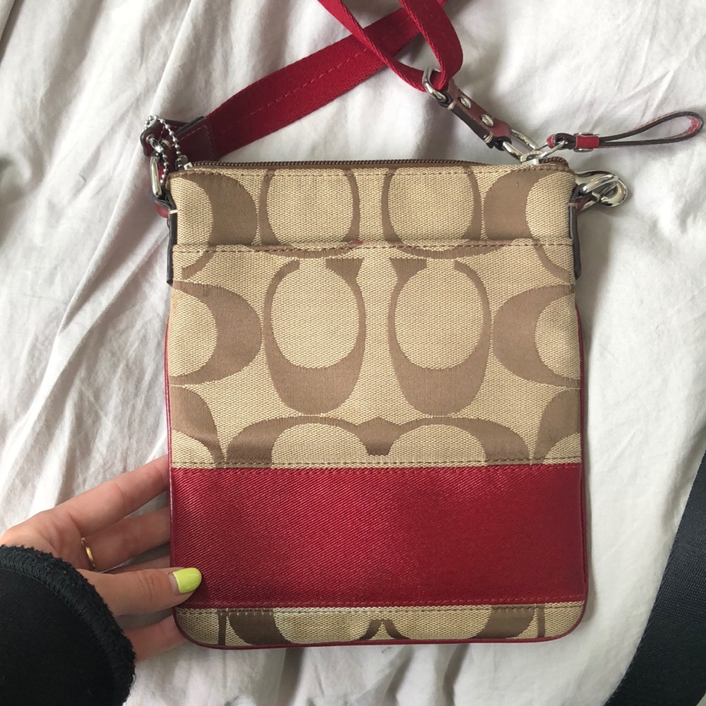 Adorable Coach crossbody